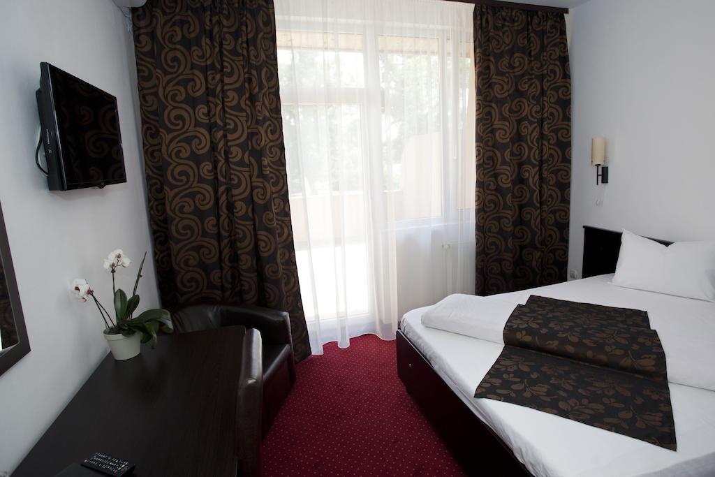 Hotel Terra Oradea Ngoại thất bức ảnh