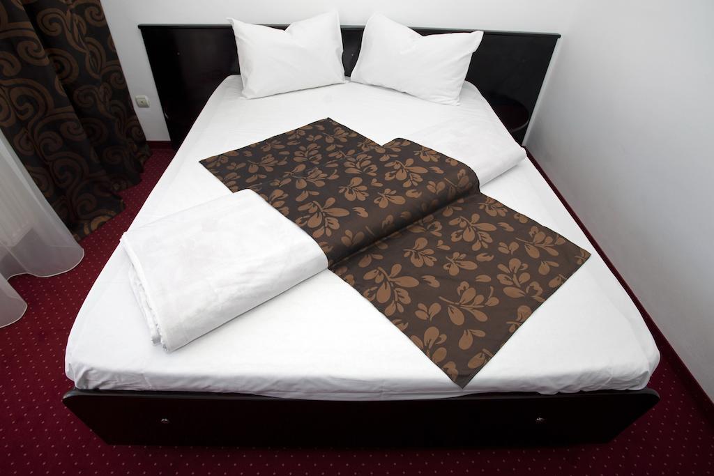 Hotel Terra Oradea Ngoại thất bức ảnh