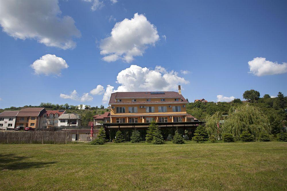 Hotel Terra Oradea Ngoại thất bức ảnh