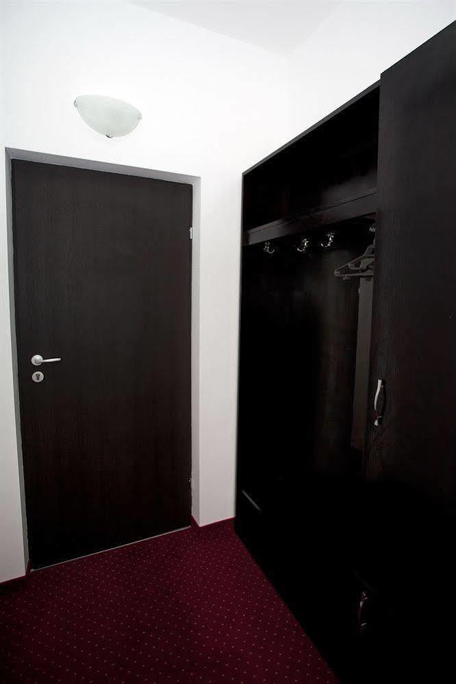 Hotel Terra Oradea Ngoại thất bức ảnh