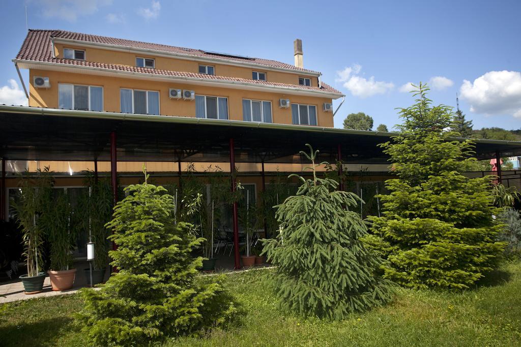 Hotel Terra Oradea Ngoại thất bức ảnh