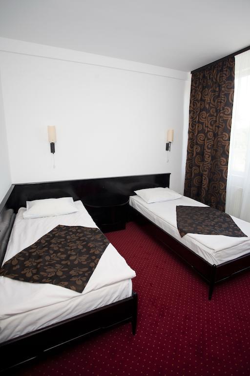 Hotel Terra Oradea Ngoại thất bức ảnh